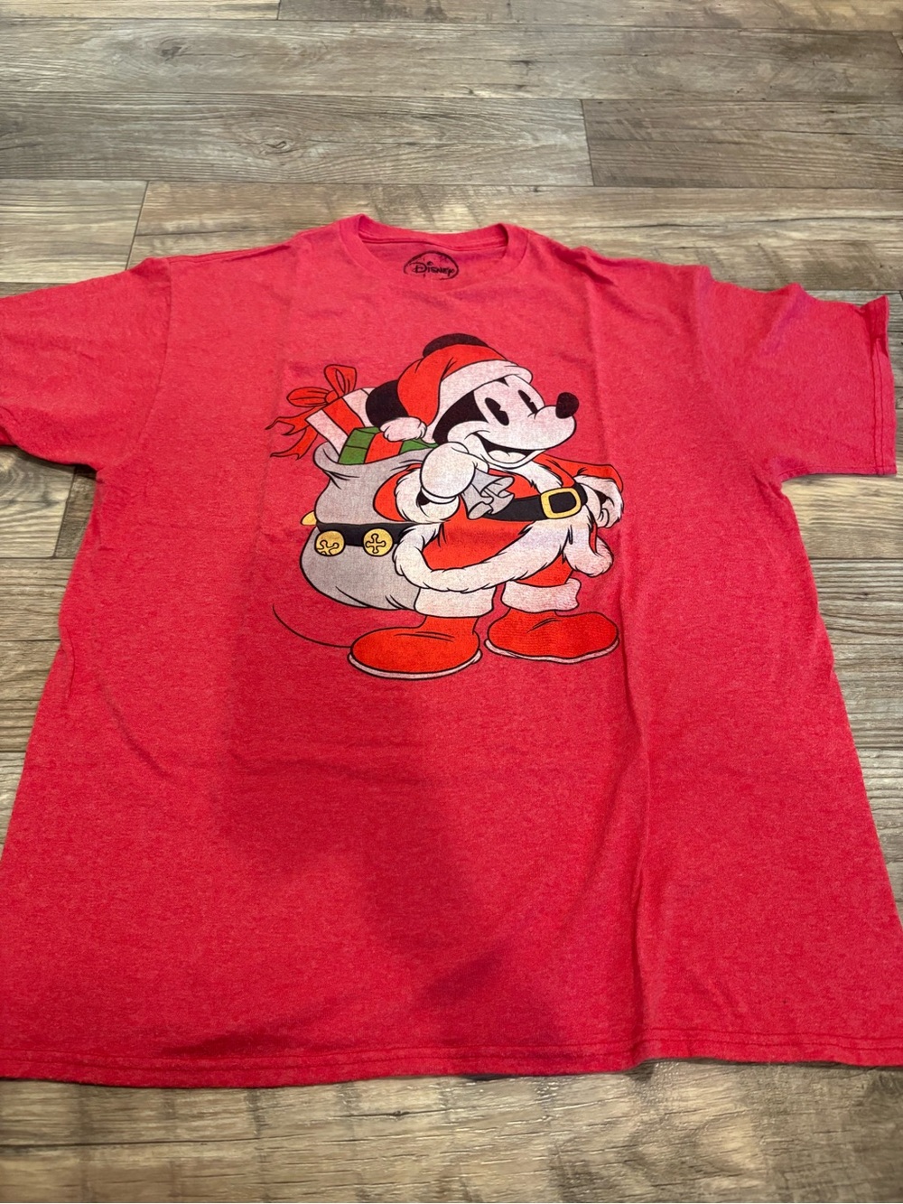 Disney Men’s Santa Mickey Mouse Tee